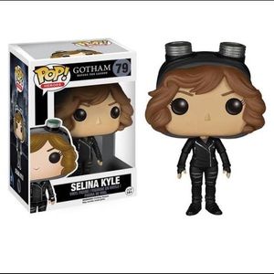 Funko Pop
Heroes: Gotham 
Selina Kyle #79